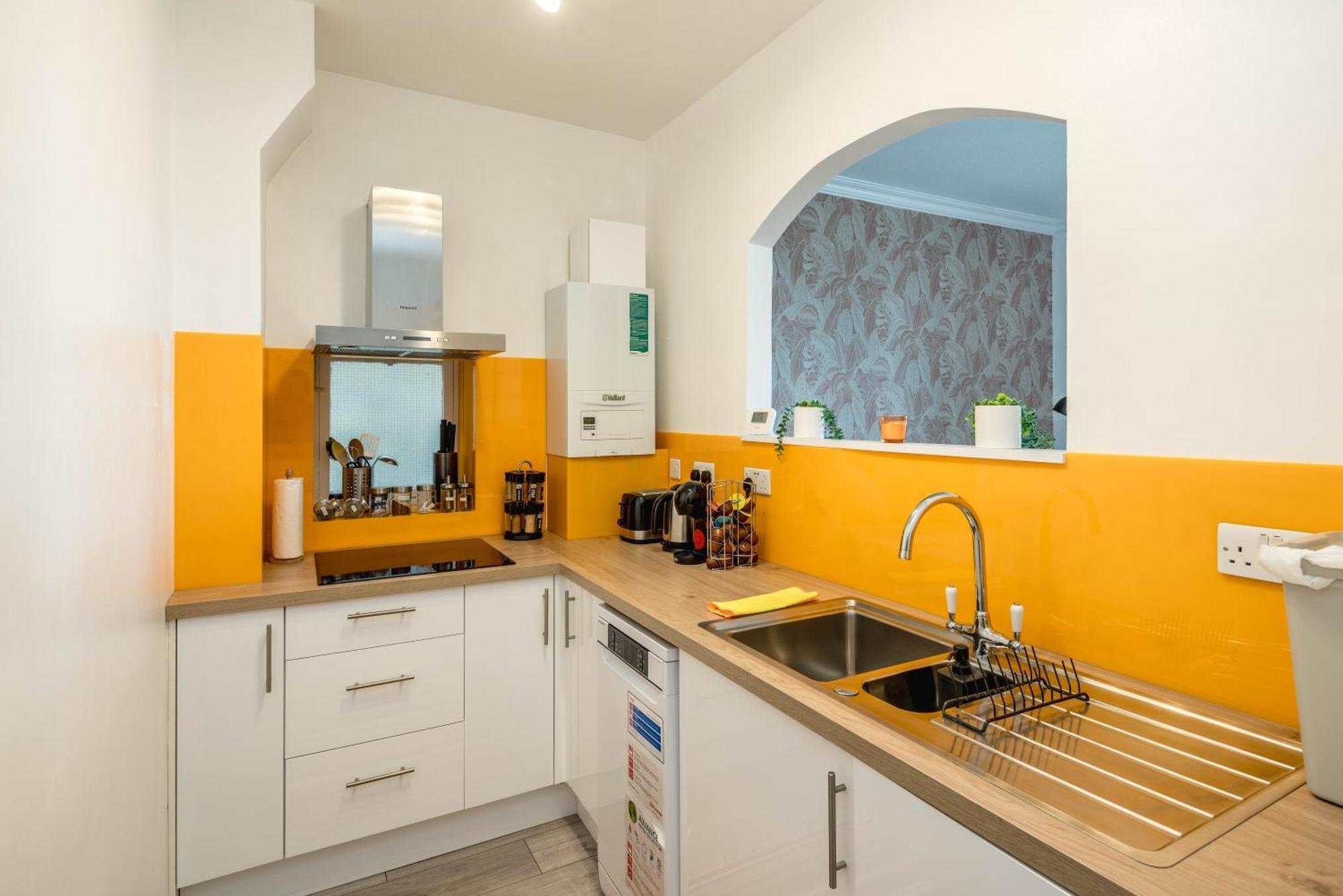 Central Apartment In The Heart Of Notting Hill London Eksteriør billede