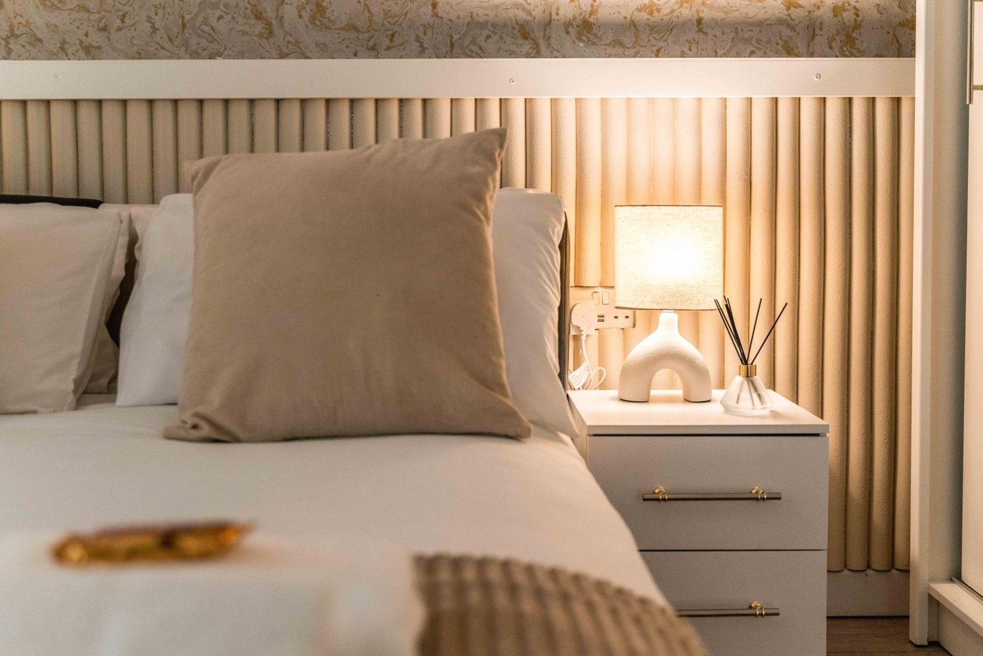 Central Apartment In The Heart Of Notting Hill London Eksteriør billede
