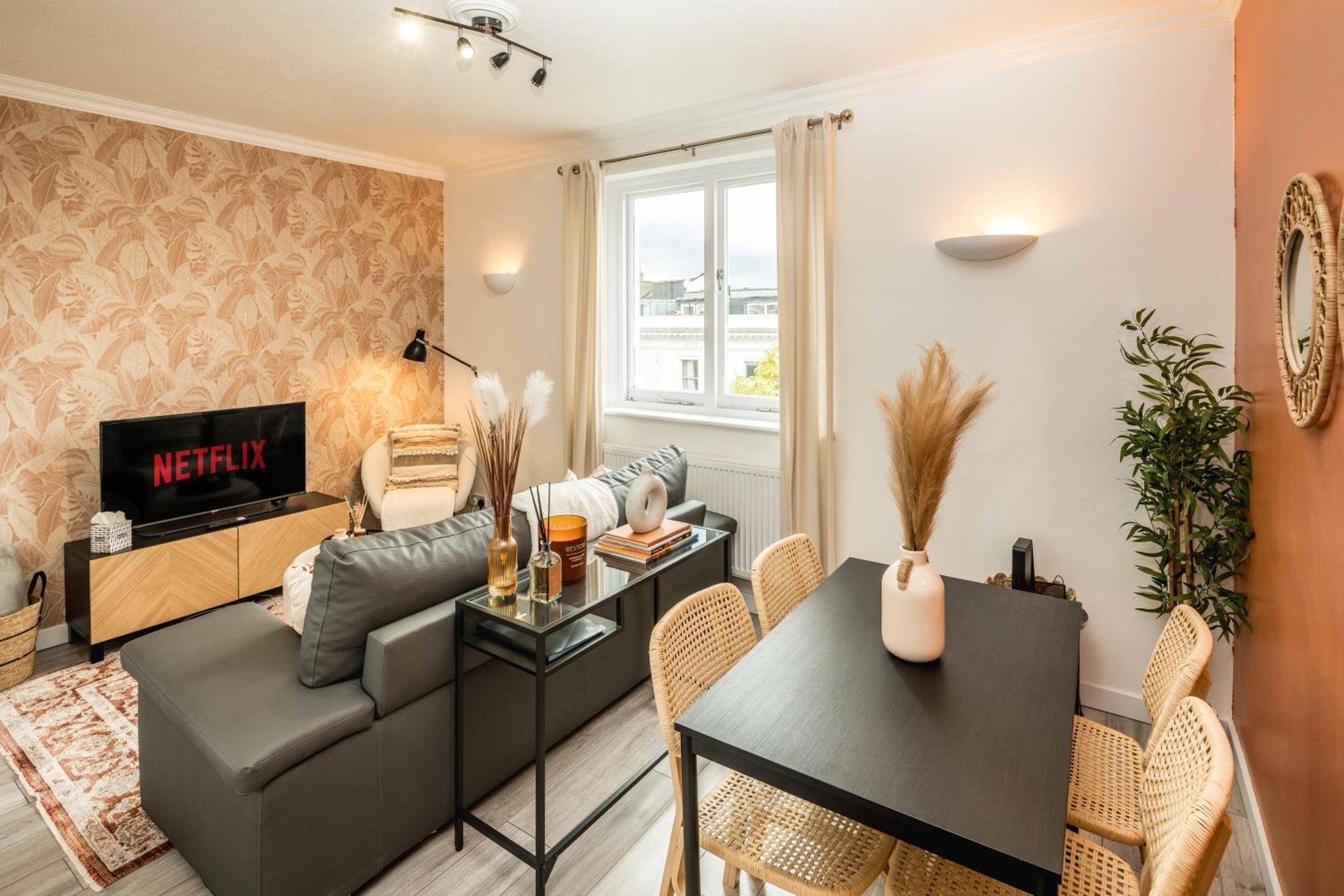 Central Apartment In The Heart Of Notting Hill London Eksteriør billede